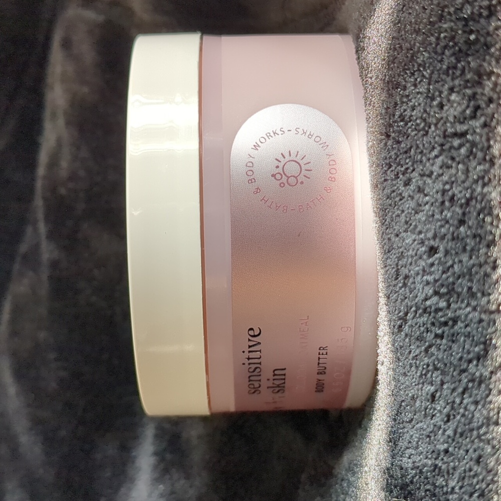 Colloidal Oatmeal Sensitive Skin Body Butter - Picture 5 of 5